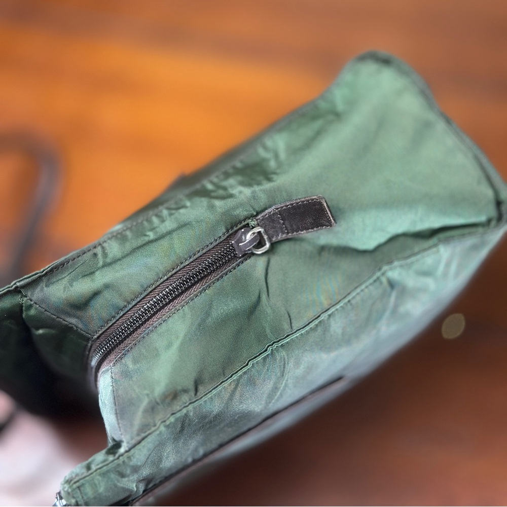 AUTHENTIC Prada bag. Army green. - Picture 10 of 16